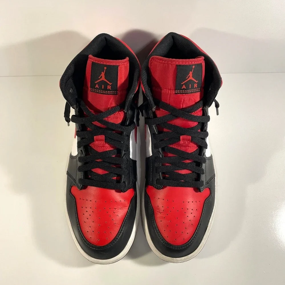 Nike Mens Size 11 Air Jordan 1 Mid Bred Toe Black Red White 554724-079